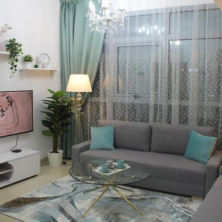 Newly Furnished One Bedroom Apartment Next To Metro & Beach In Marina Residence Dubai Exterior photo