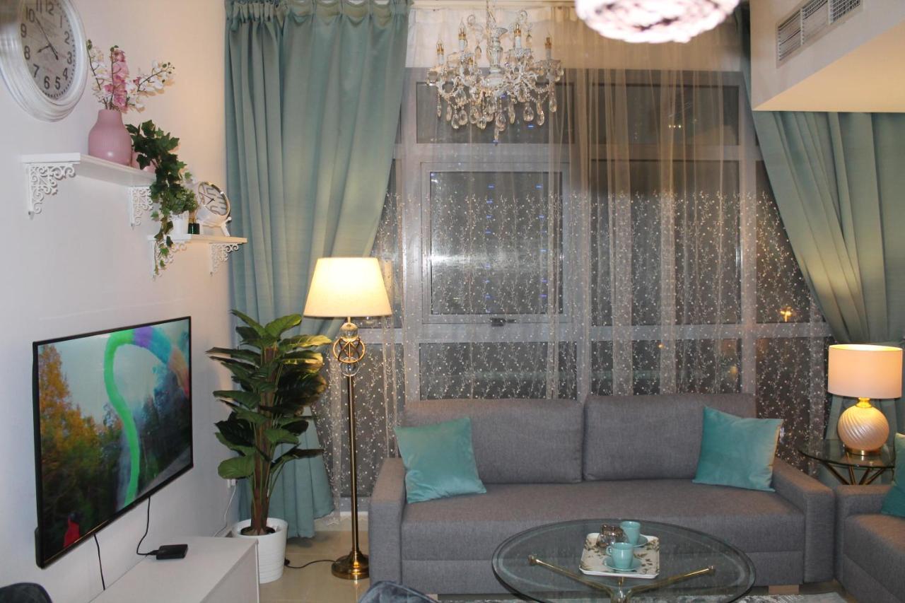 Newly Furnished One Bedroom Apartment Next To Metro & Beach In Marina Residence Dubai Exterior photo