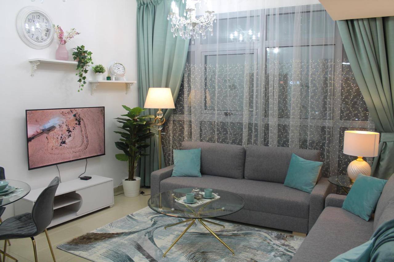 Newly Furnished One Bedroom Apartment Next To Metro & Beach In Marina Residence Dubai Exterior photo
