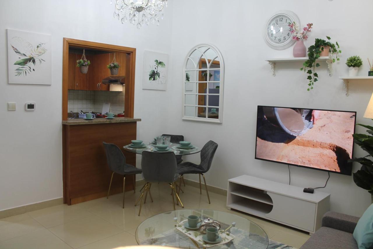 Newly Furnished One Bedroom Apartment Next To Metro & Beach In Marina Residence Dubai Exterior photo
