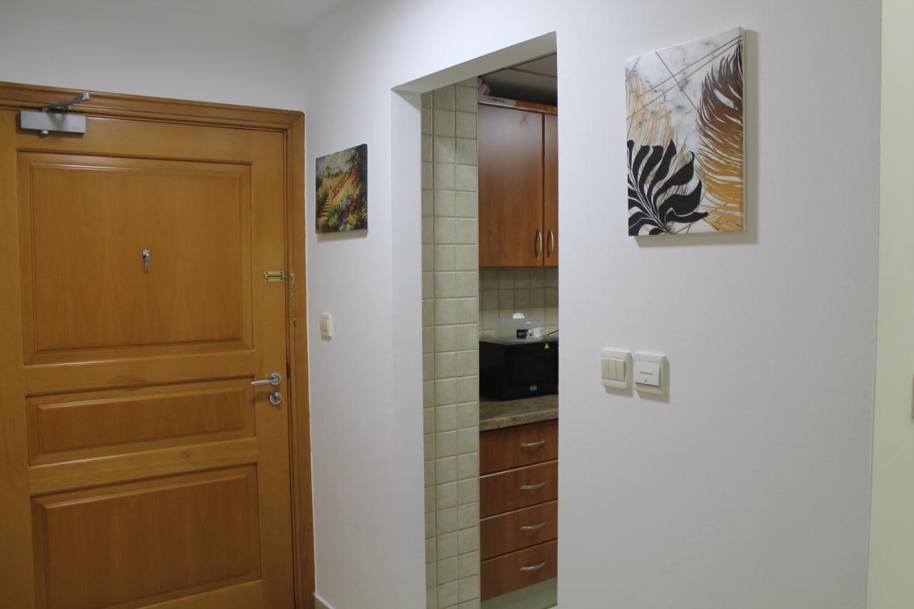 Newly Furnished One Bedroom Apartment Next To Metro & Beach In Marina Residence Dubai Exterior photo