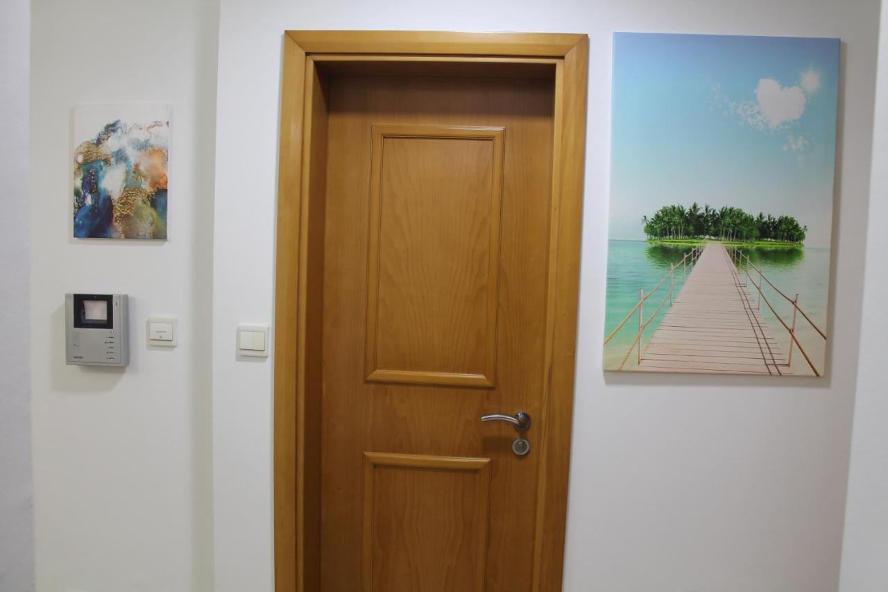 Newly Furnished One Bedroom Apartment Next To Metro & Beach In Marina Residence Dubai Exterior photo