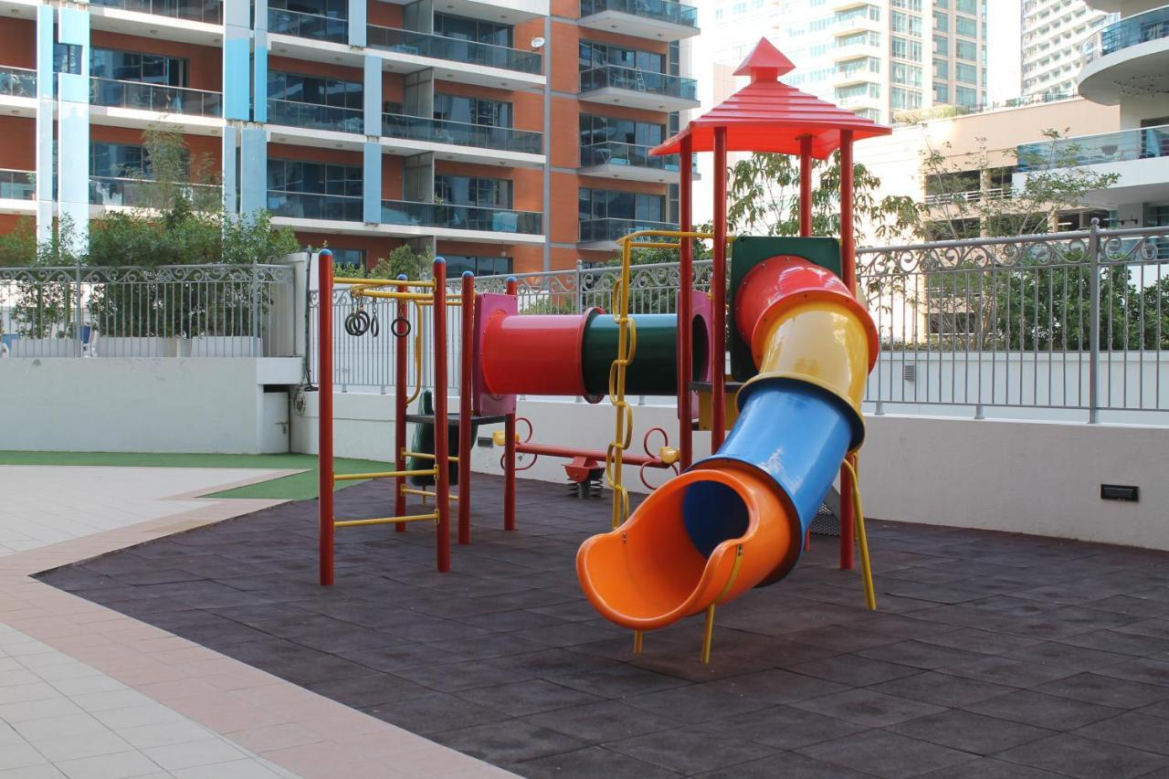 Newly Furnished One Bedroom Apartment Next To Metro & Beach In Marina Residence Dubai Exterior photo